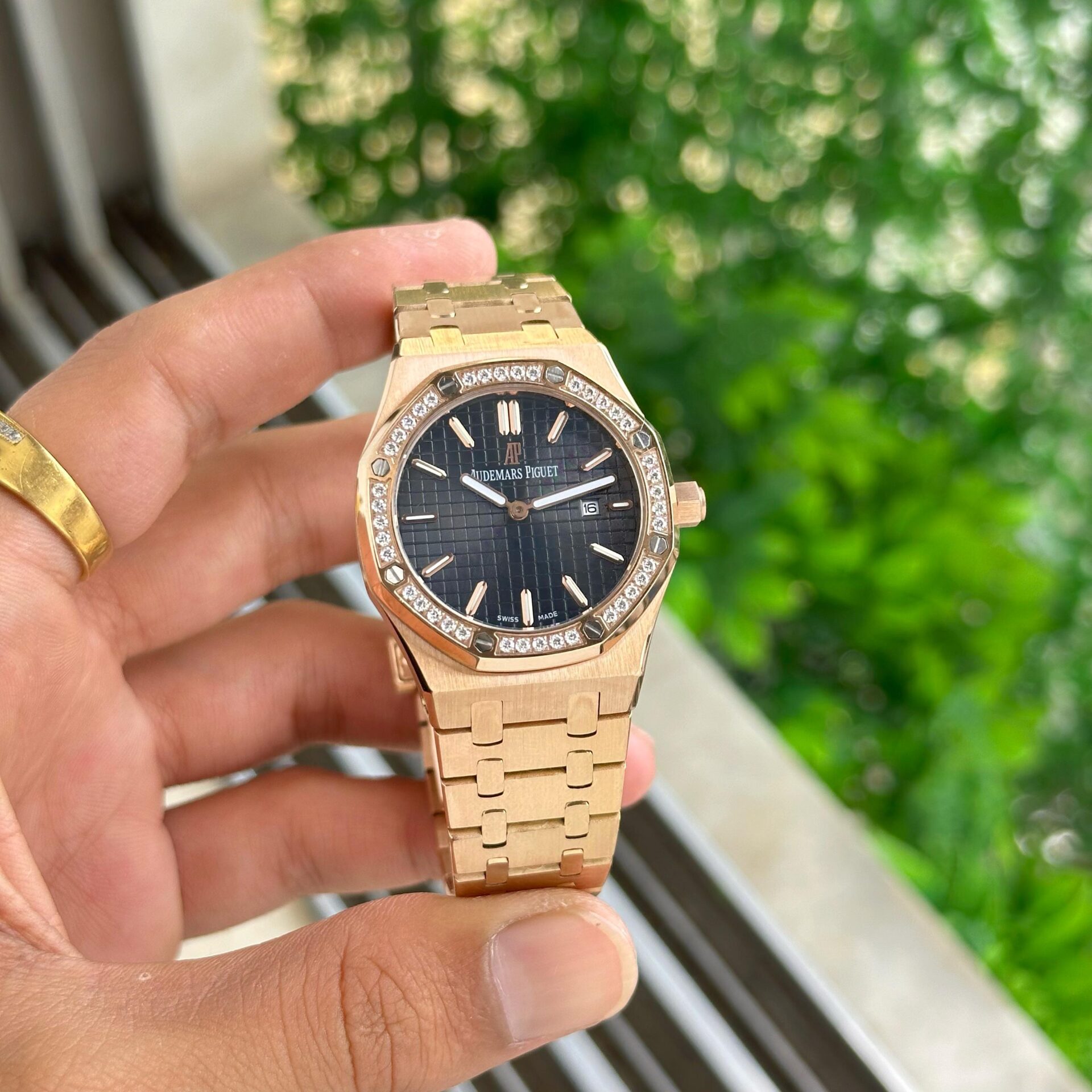 Buy First Copy Audemars Piguet Royal Oak Diamond Bezel Rose Gold Black Dial 34mm Ladies Watch - Master Quality 7A Mirror at Lowest Price Online India