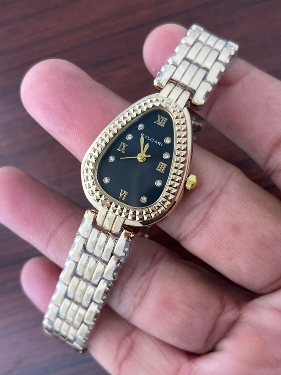 Buy First Copy BVLGARI Gianni T-Bar Serpenti Watch for Women - Master Quality 7A Mirror at Lowest Price Online India