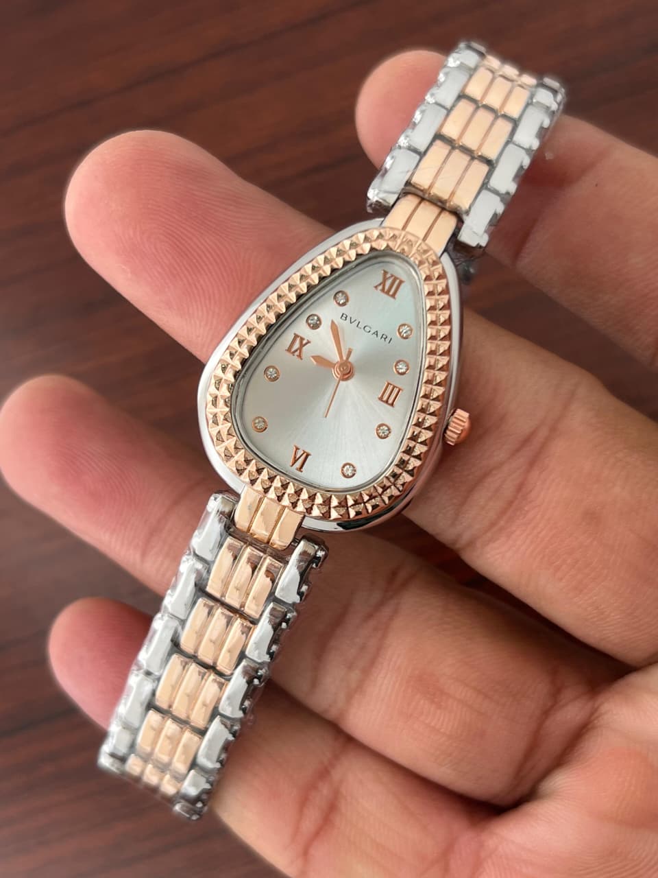 Buy First Copy BVLGARI Gianni T-Bar Serpenti Watch for Women - Master Quality 7A Mirror at Lowest Price Online India