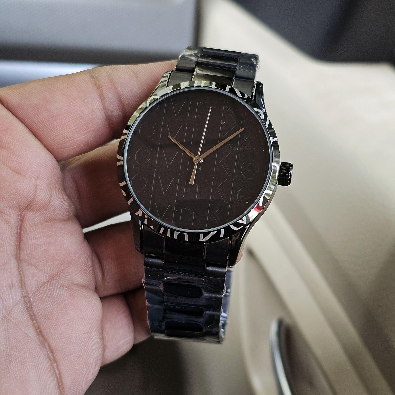 Buy First Copy Calvin Klein Minimal Stainless Steel 38mm Quartz Machine Ladies Watch – premium 1:1 master replica with original box packaging. Cash on Delivery available, Free shipping across India, Pan India delivery, Premium stainless steel build