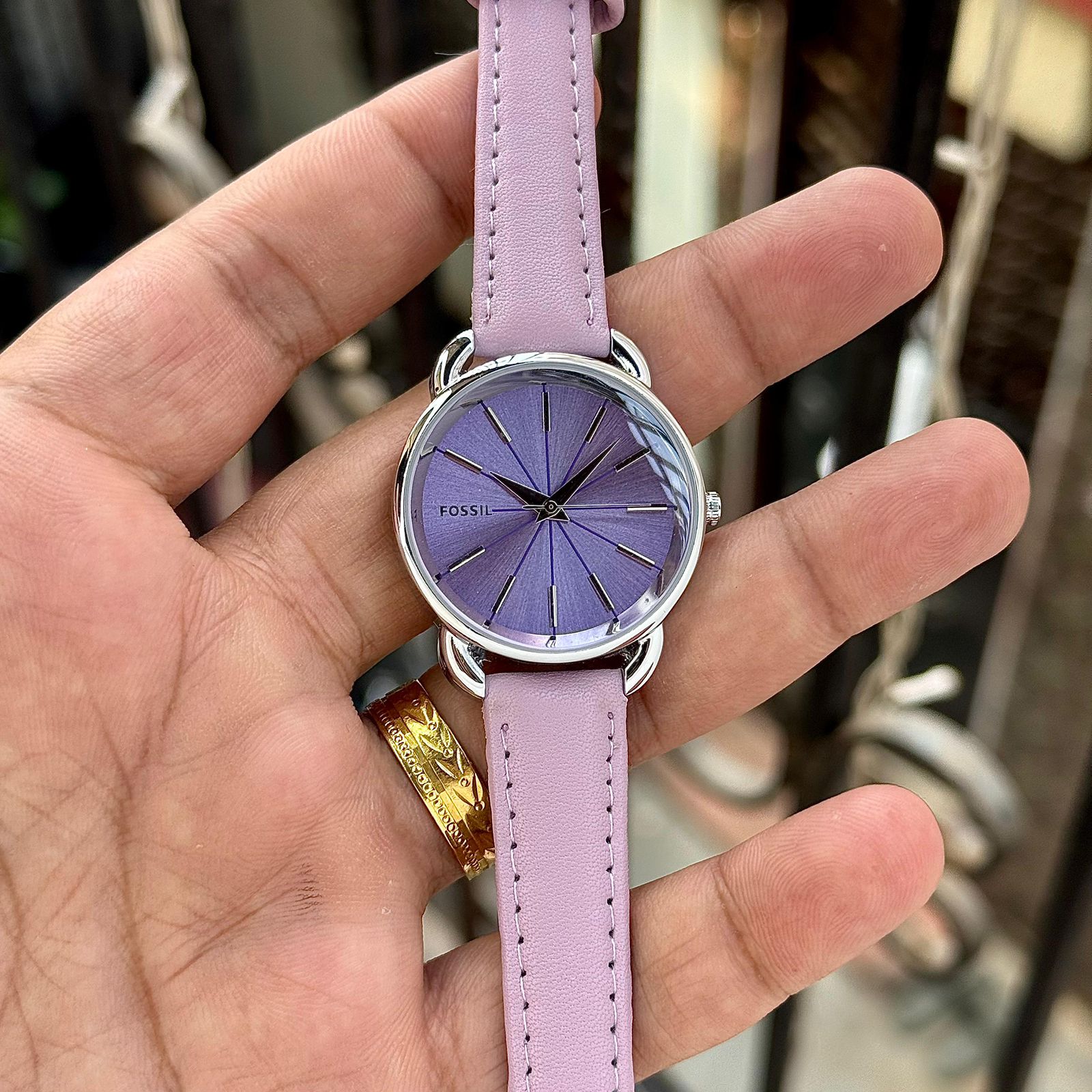 Buy First Copy Fossil Tailor ES4421 Leather Strap 33mm Quartz Movement Women’s Watch - Master Quality 7A Mirror at Lowest Price Online India