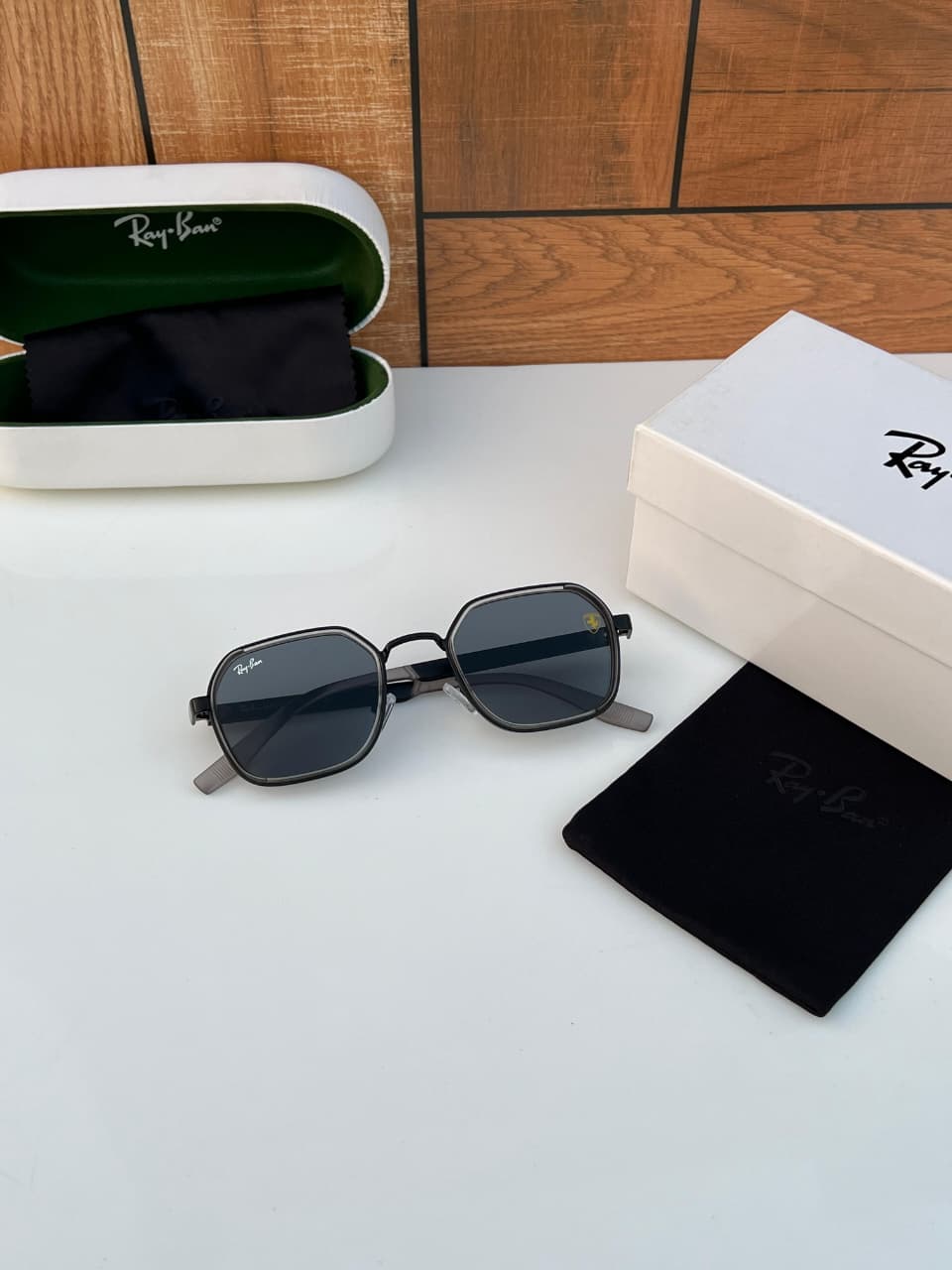 Buy First Copy Ray-Ban RB3025 Aviator Classic Timeless Unisex Pilot Sunglasses - Master Quality 7A Mirror at Lowest Price Online India