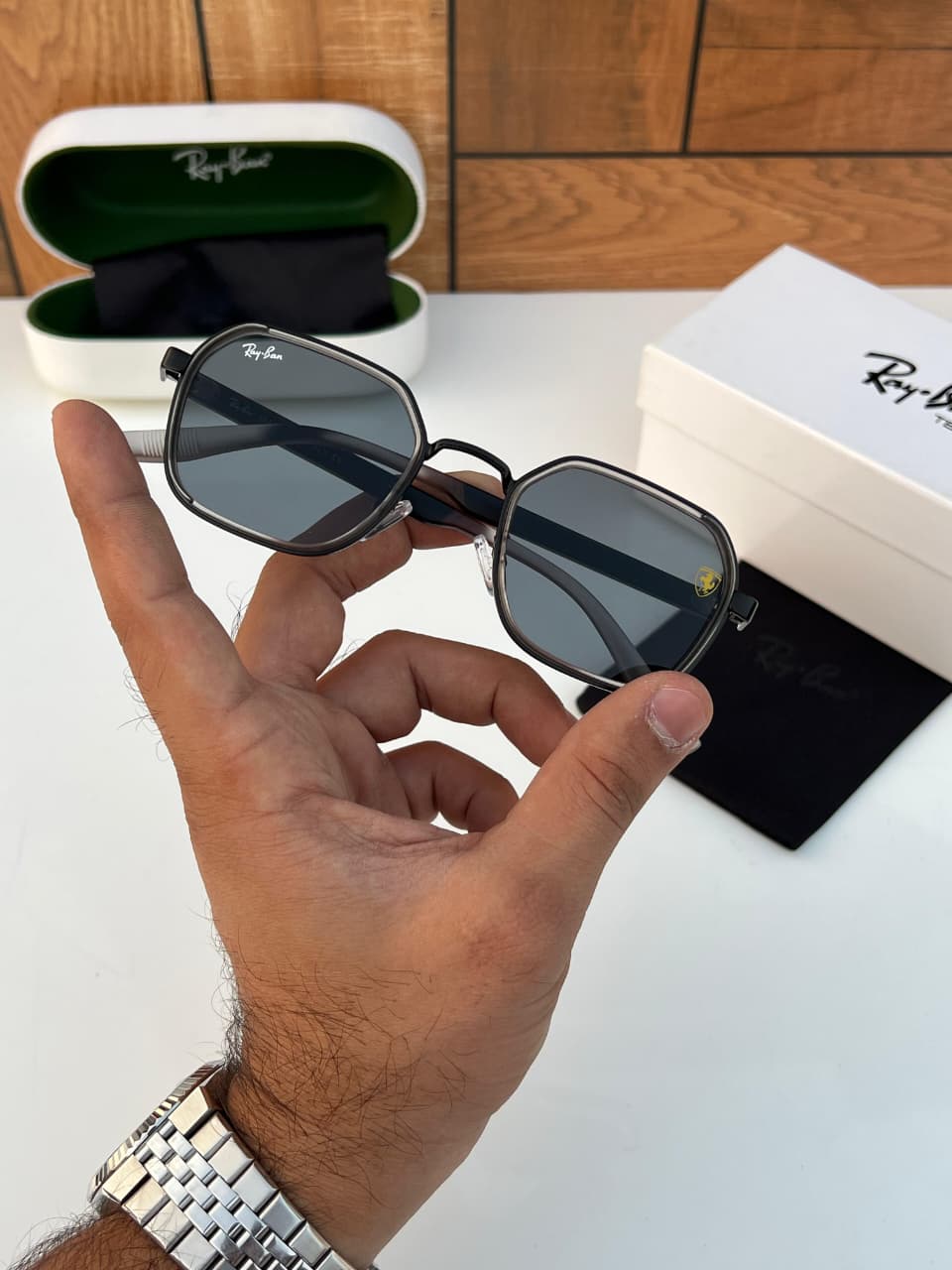 Buy First Copy Ray-Ban RB3025 Aviator Classic Timeless Unisex Pilot Sunglasses - Master Quality 7A Mirror at Lowest Price Online India