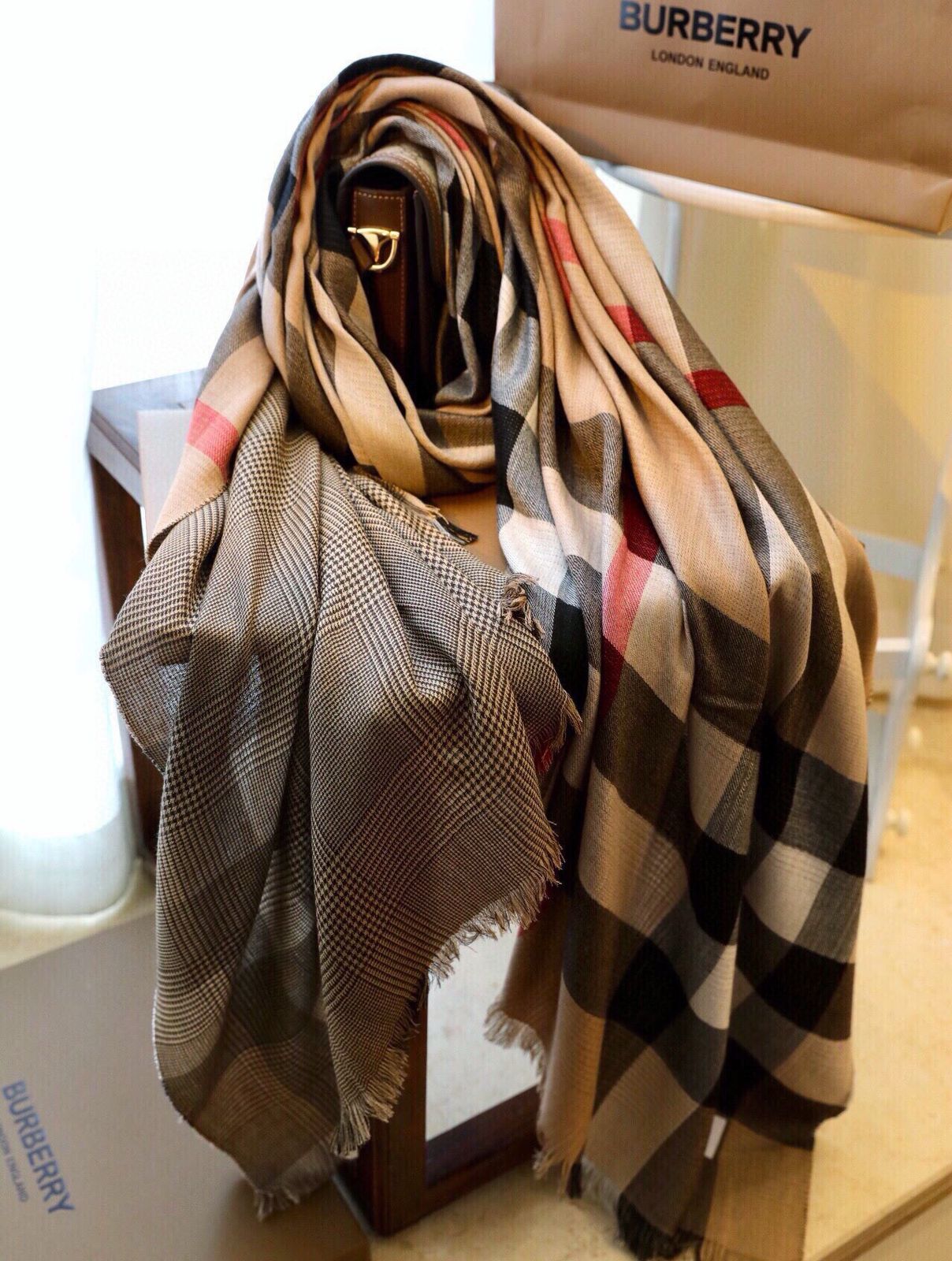 Buy First Copy Burberry Classic Check Wool-Silk Stole - Master Quality 7A Mirror at Lowest Price Online India