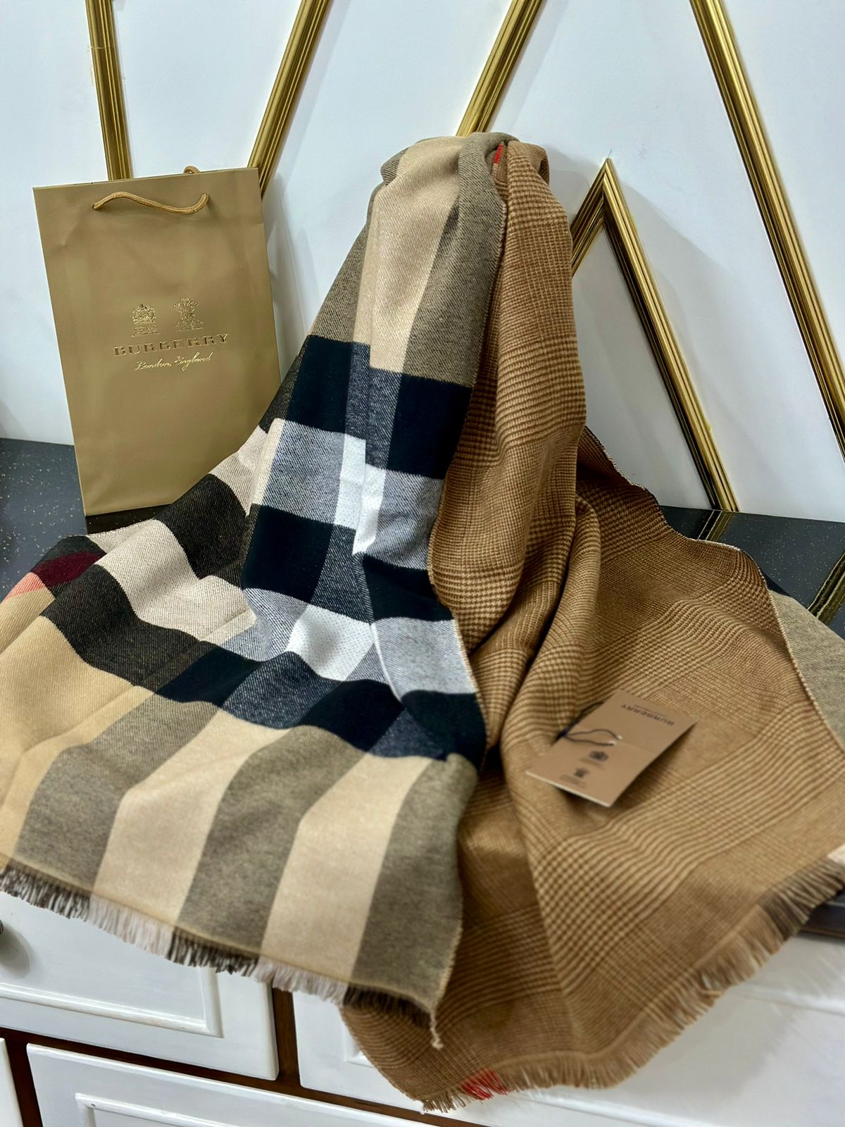 Buy First Copy Burberry Classic Check Wool-Silk Stole - Master Quality 7A Mirror at Lowest Price Online India