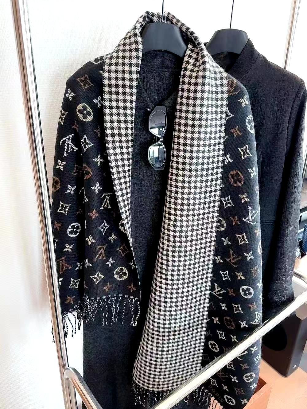 Buy First Copy Louis Vuitton Monogram Essential Stole (Unisex) - Master Quality 7A Mirror at Lowest Price Online India