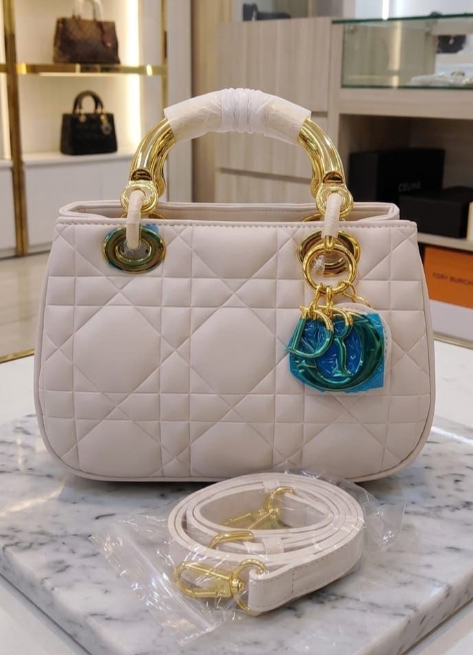 Buy First Copy Christian Dior Lady 95.22 Micro Cannage Lambskin – Luxury Black & Gold 2-Way Handbag - Master Quality 7A Mirror at Lowest Price Online India